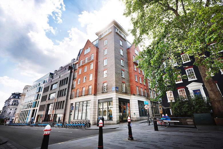 Queen Street, London EC4R 1 bed flat for sale £625,000