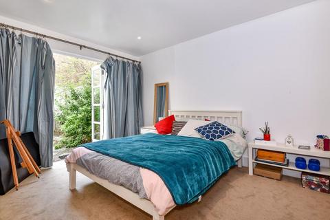 110 The Crescent, London, SW19 8LW