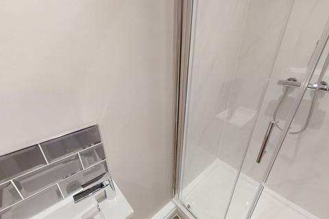 6 bedroom terraced house to rent, Mill Road, Gillingham ME7 1HW