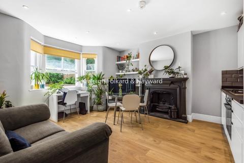 2 bedroom flat to rent - Loughborough Road London SW9