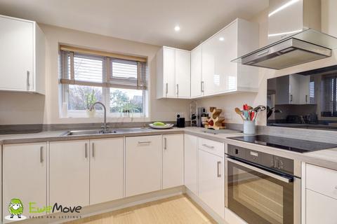 1 Campbell Close, Hitchin, SG4 0RH