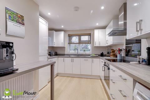 1 Campbell Close, Hitchin, SG4 0RH