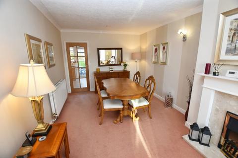 2 bedroom semi-detached house for sale - Wentworth Road, Solihull