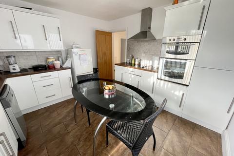 3 bedroom chalet for sale - Willow Close, Upton