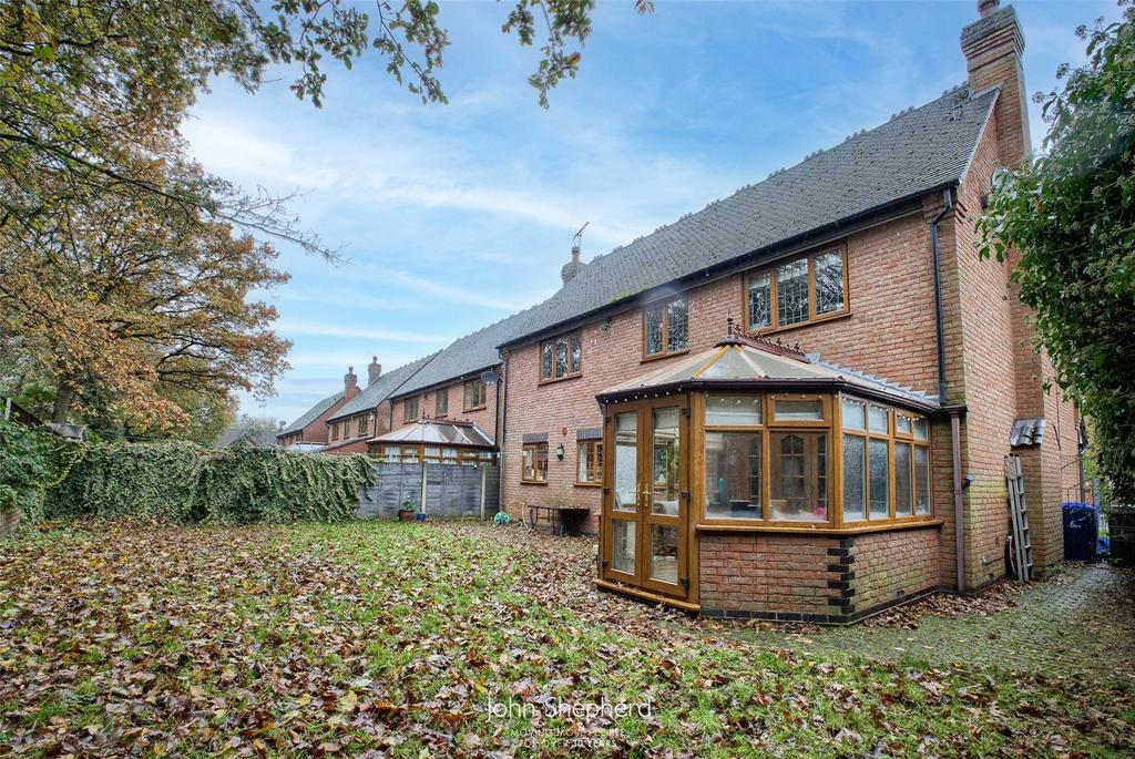 Castlecroft, Norton Canes, Cannock, WS11 5 bed detached house £500,000