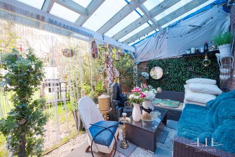 8 Tiptree Close, Hornchurch, RM11 3BD