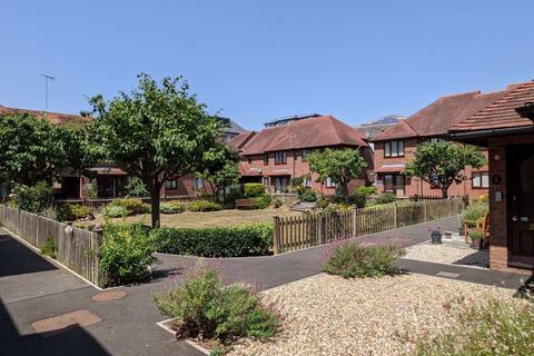 2 bedroom apartment for sale - Lyons Crescent, Tonbridge, TN9 1EZ