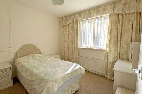 2 bedroom apartment for sale - Lyons Crescent, Tonbridge, TN9 1EZ