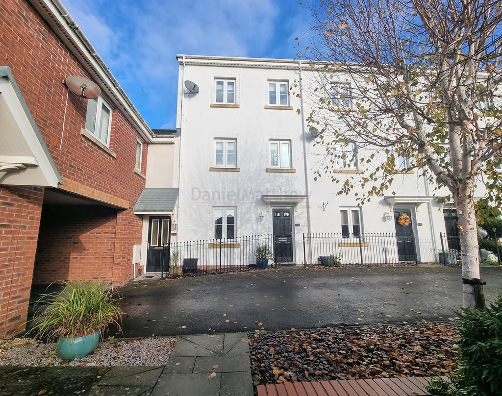 Longacres, Bridgend, Bridgend County. CF31 2DD 4 bed terraced house £