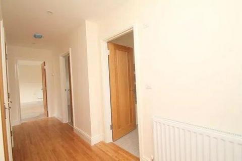 2 bedroom flat for sale, Whyteleafe Hill, Whyteleafe, Surrey, CR3 0FJ