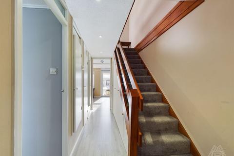 31 Viola Close, South Ockendon, RM15 6JF