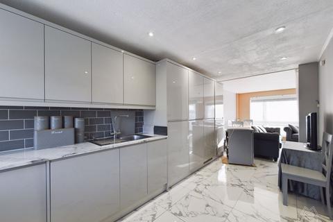 31 Viola Close, South Ockendon, RM15 6JF