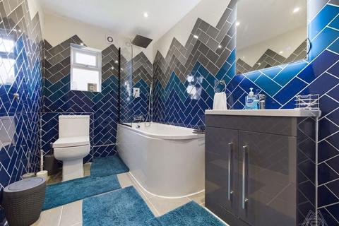 31 Viola Close, South Ockendon, RM15 6JF