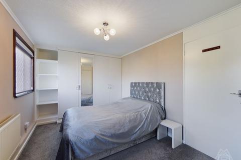 31 Viola Close, South Ockendon, RM15 6JF