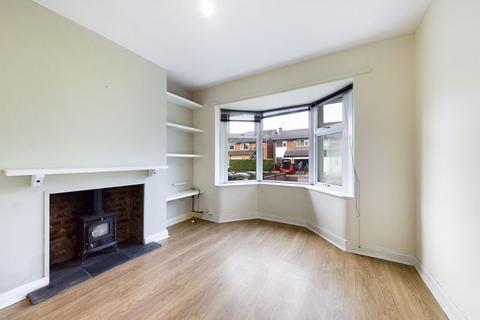 4 bedroom semi-detached house to rent - Lyndhurst Avenue, Davyhulme, Trafford, M41