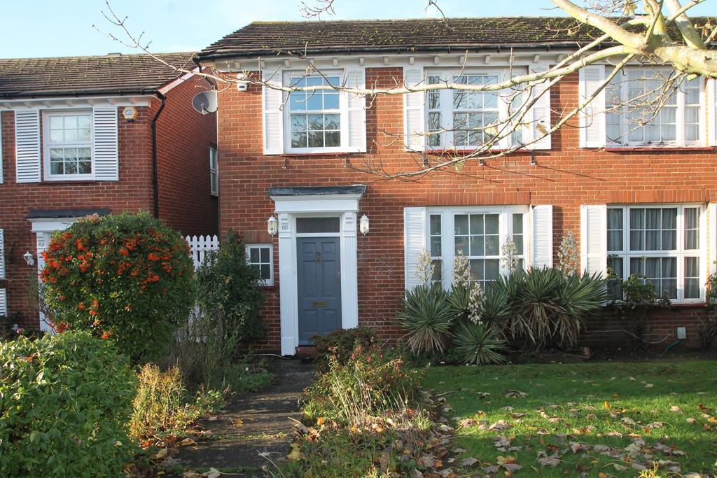 Springpark Drive, Beckenham, BR3 3 bed end of terrace house to rent £