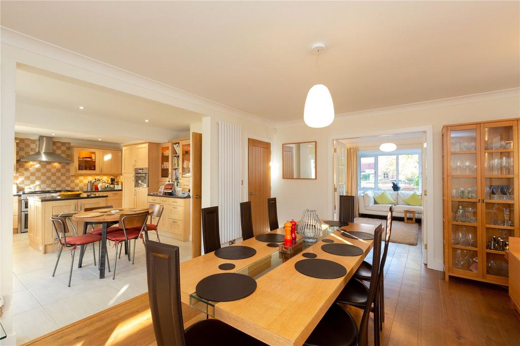 Village Road, Christleton, Chester, CH3 4 bed detached house £895,000