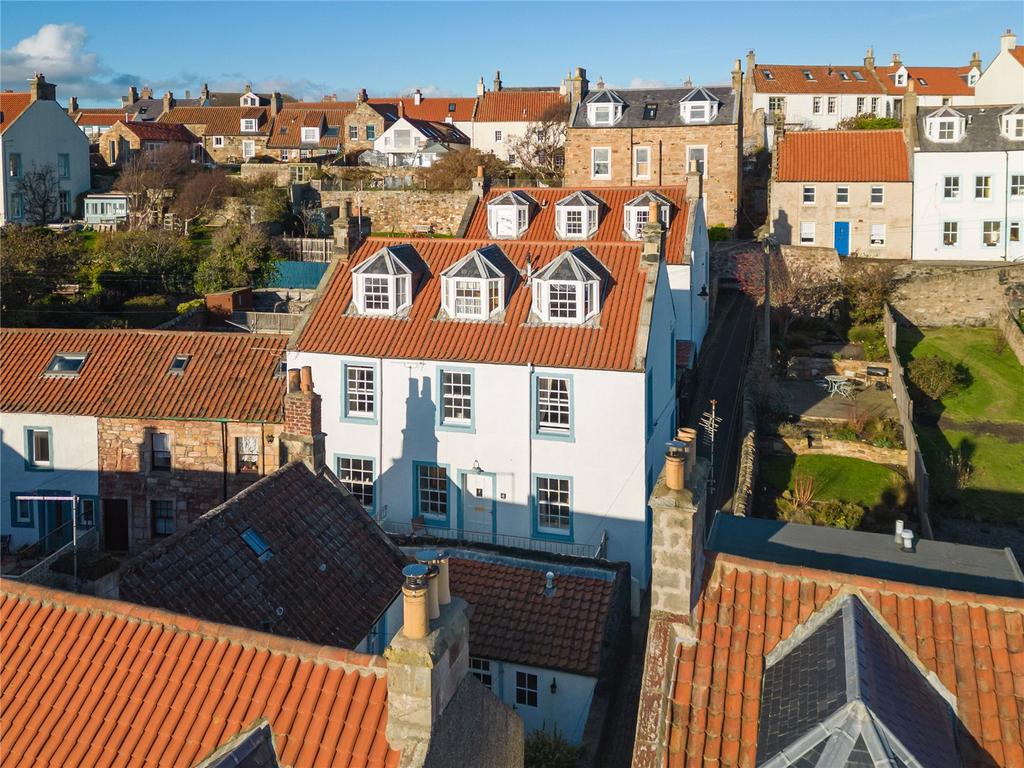 Bruces Wynd, Pittenweem, Anstruther, Fife, KY10 3 bed apartment for