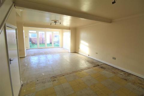 20 Fleming Gardens, Tilbury, RM18 8JR