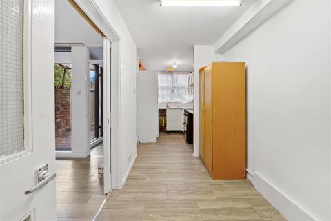 2 bedroom maisonette to rent - Handa Walk, London