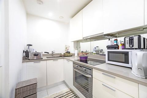 1 bedroom apartment for sale, Vantage Building, Station Approach, Hayes, UB3