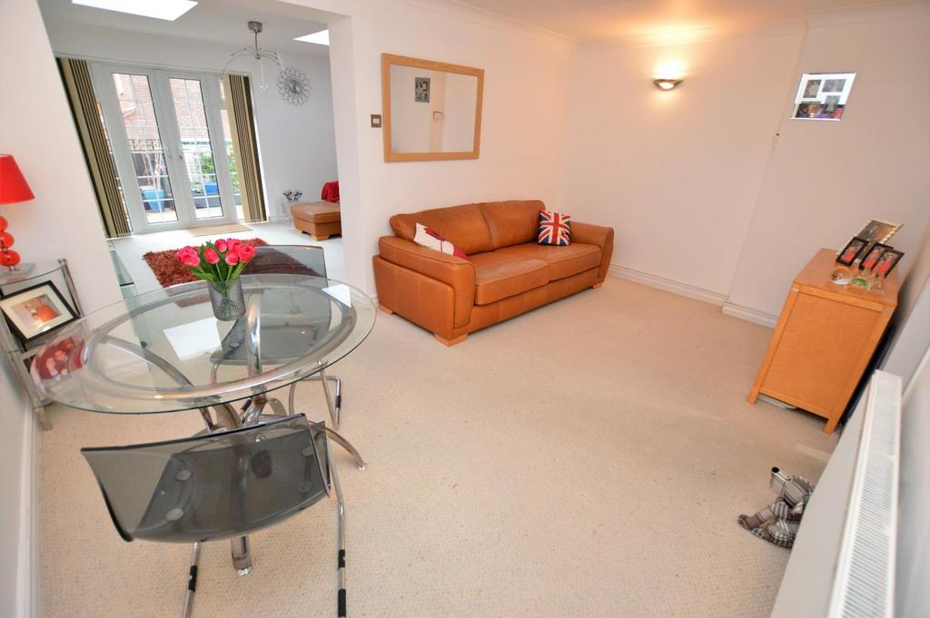 Lounge-dining room