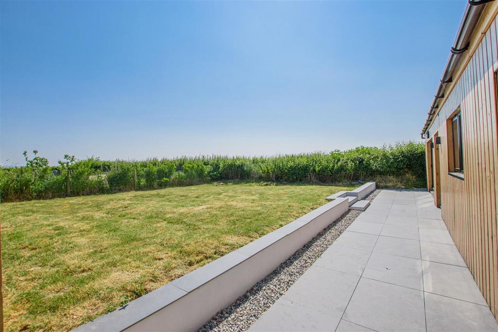 Front garden.jpg