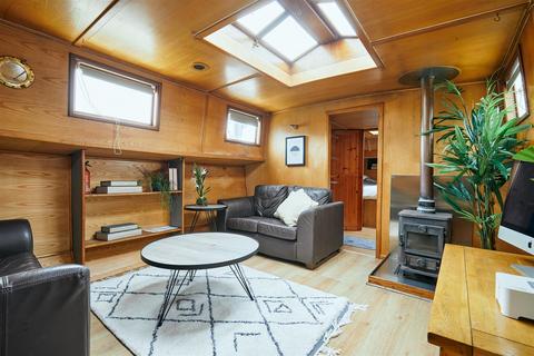 1 bedroom houseboat for sale, Burgoine Quay, Kingston Upon Thames, KT1