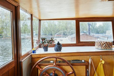 1 bedroom houseboat for sale, Burgoine Quay, Kingston Upon Thames, KT1