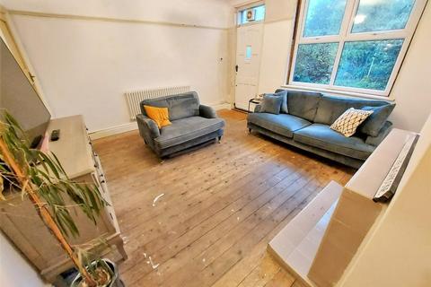 225 High Greave, Sheffield, S5 9GS