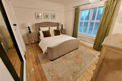 225 High Greave, Sheffield, S5 9GS