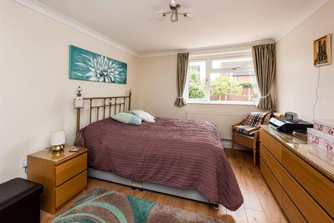 2 bedroom semi-detached bungalow for sale - 2 Green Close, Pattingham, Wolverhampton