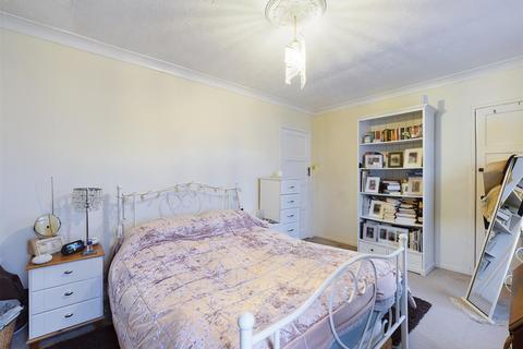 51 Uvedale Crescent, New Addington, Croydon, CR0 0BS