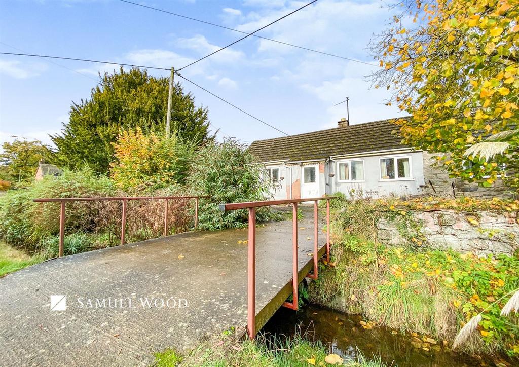 Mill Street, AstonOnClun, Craven Arms 2 bed detached bungalow for sale £195,000