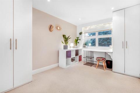 2 bedroom flat to rent, Upper Richmond Road, London, SW15