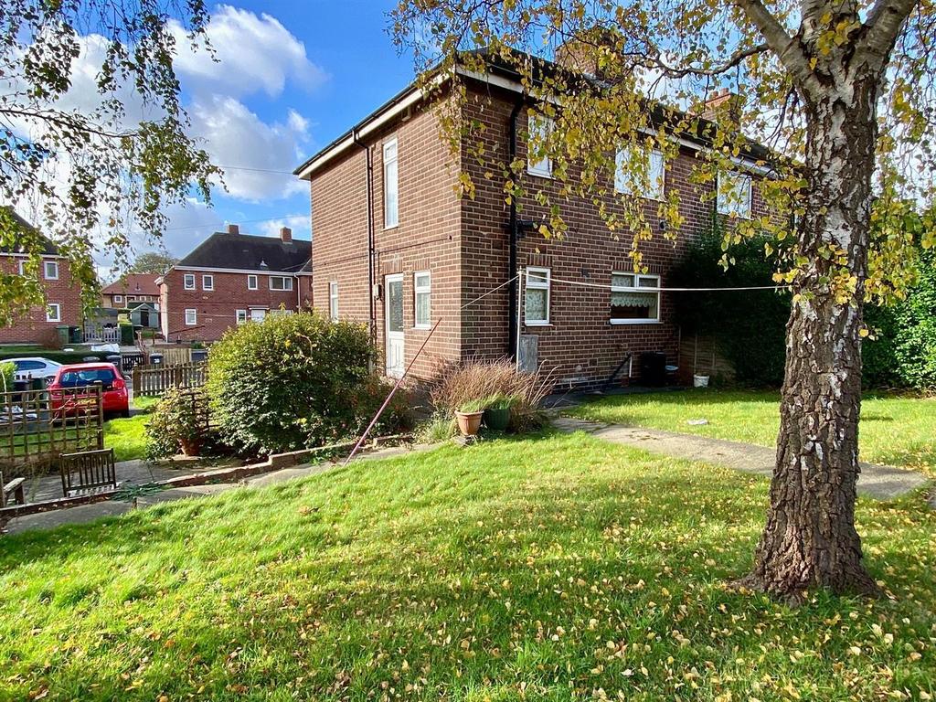 Greenside Estate, Mirfield 3 bed end of terrace house £179,950