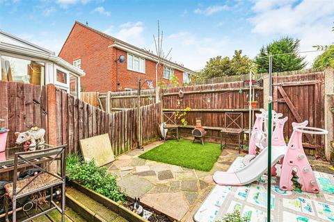 2 bedroom terraced house to rent - Hawthorne Place, Epsom