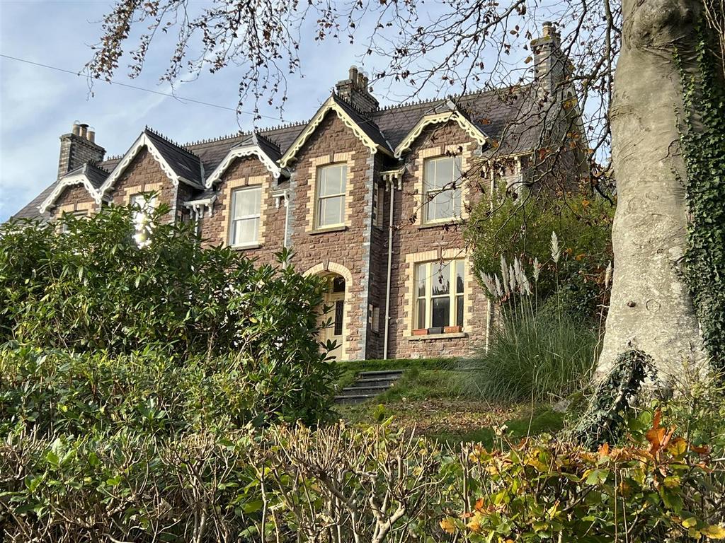 Llanwrda 4 bed house for sale £405,000