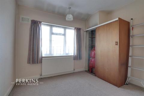18 Tees Avenue, Perivale, Greenford, UB6 8JH