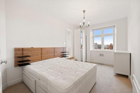 2 bedroom flat to rent, Parkview Court, Fulham, London