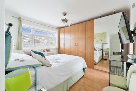 157 Francis Close, Epsom, KT19 0JT