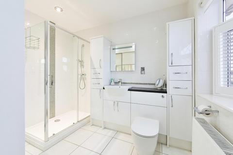 157 Francis Close, Epsom, KT19 0JT