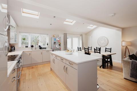 37 Alsom Avenue, Worcester Park, KT4 7EG