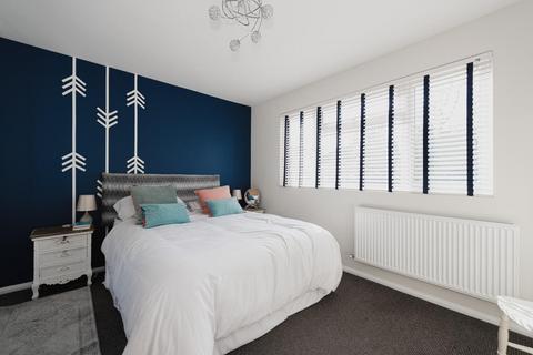 37 Alsom Avenue, Worcester Park, KT4 7EG