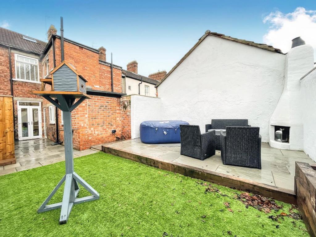 Rear courtyard