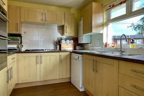 28 Howards Close, South Molton, EX36 4JT