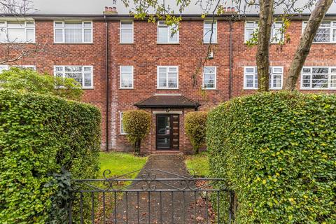 2 bedroom flat to rent - Norfolk House, Clarendon Road, Sale