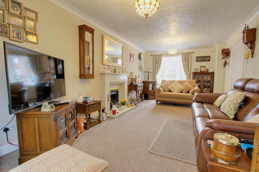Chester Avenue, Beverley 4 bed detached house £399,950