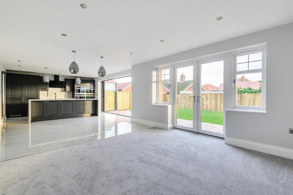 Leeds Road, Selby 4 bed detached house £495,000