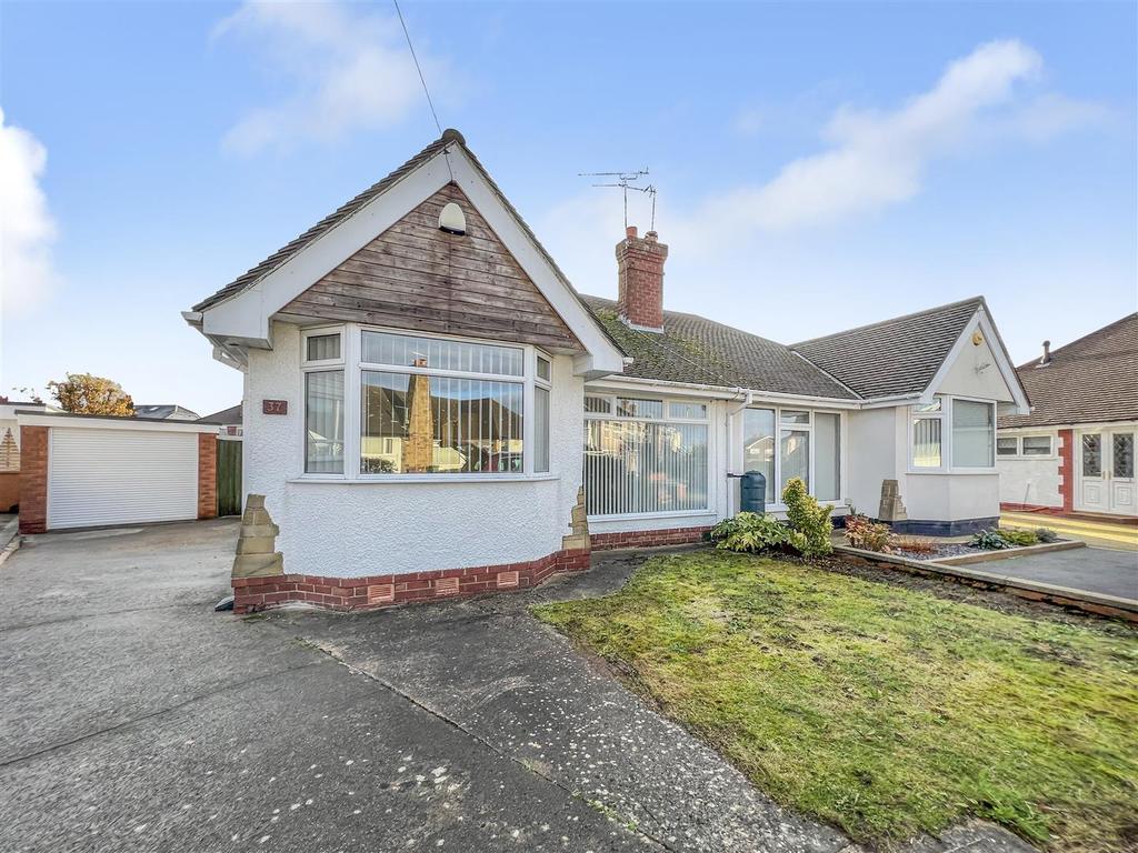 Heywood Boulevard, Thingwall, Wirral 2 bed semidetached bungalow £